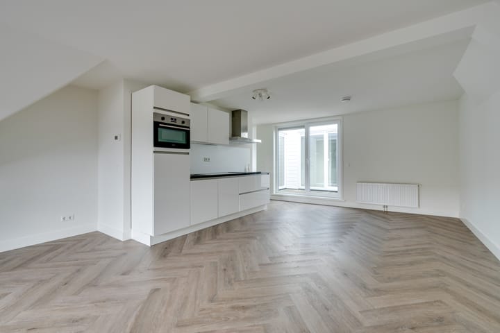 Photo 3 of Julianaweg 69-A