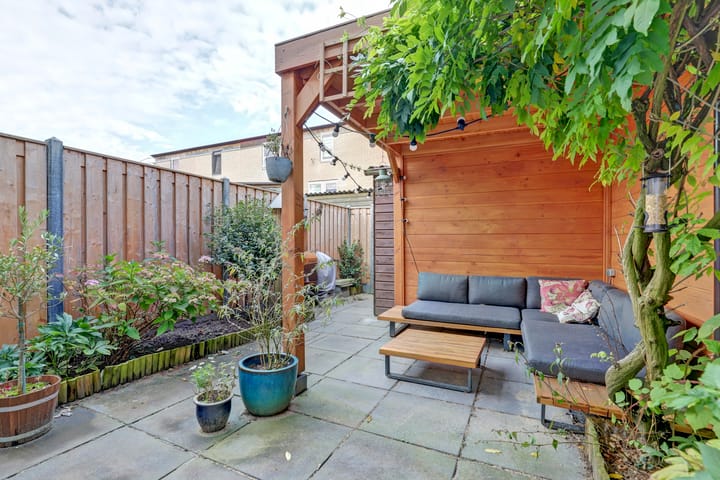 Photo 30 of Emily Brontësingel 88