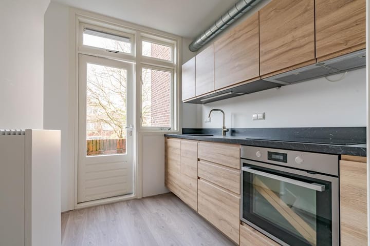 Foto 15 van Van Bossestraat 84