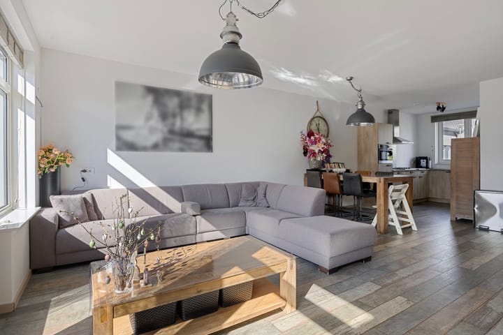 Photo 6 of Van Irhovenstraat 27