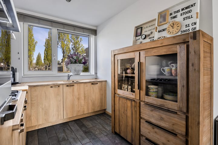 Photo 9 of Van Irhovenstraat 27