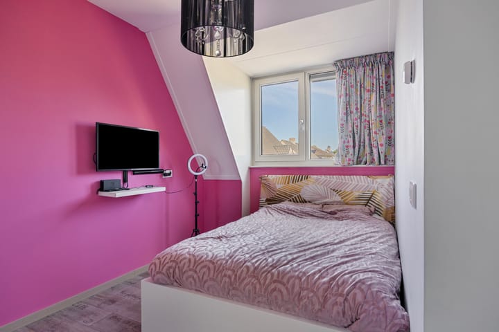 Photo 14 of Van Irhovenstraat 27