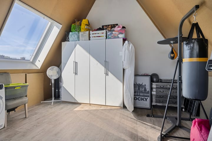 Photo 16 of Van Irhovenstraat 27