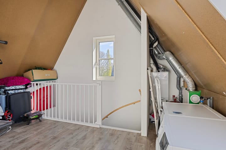 Photo 17 of Van Irhovenstraat 27