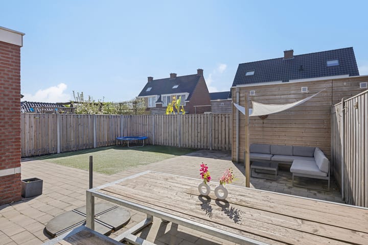 Photo 19 of Van Irhovenstraat 27