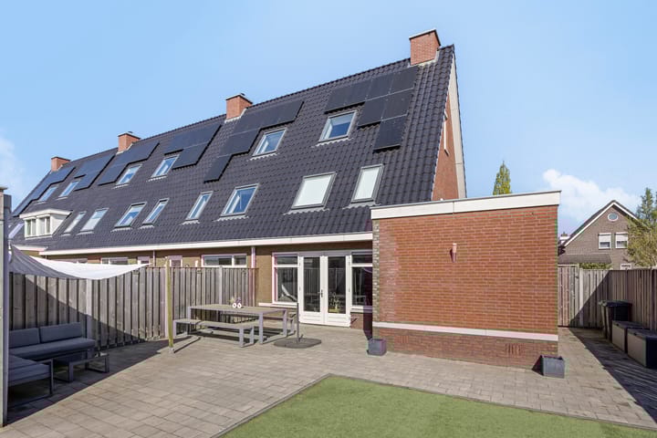 Photo 20 of Van Irhovenstraat 27