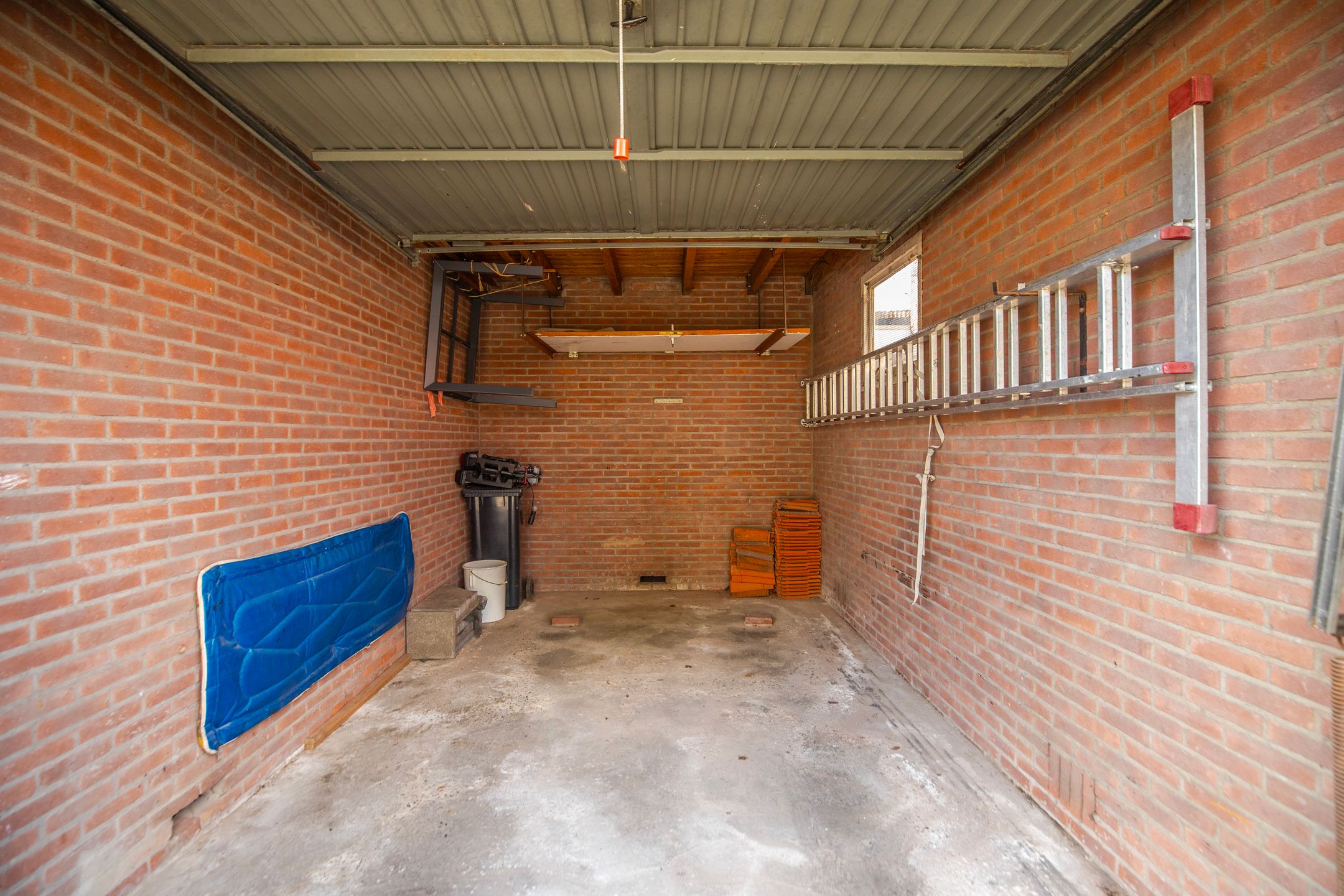 Photo 33 of Rheastraat 5