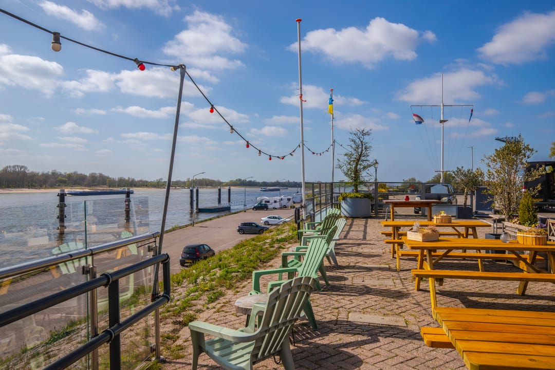 Photo 37 of Rheastraat 5