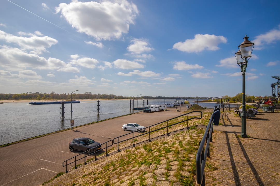 Photo 38 of Rheastraat 5