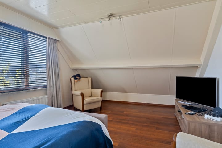 Foto 15 van Debussystraat 31