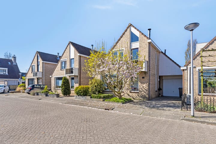 Foto 28 van Debussystraat 31