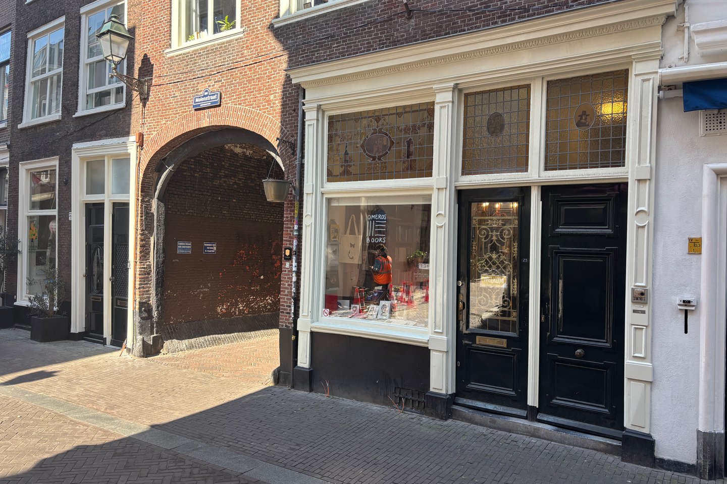 View photo 3 of Molenstraat 25