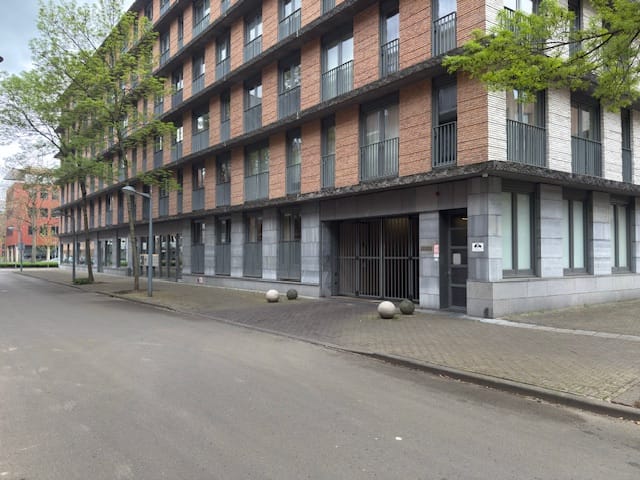 Foto 1 van Parkeerplaats nr 80 La Forme