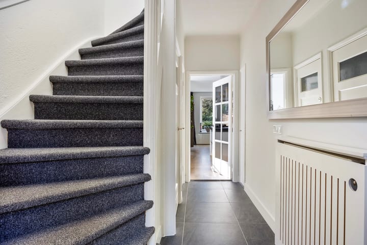 Photo 7 of Van Limburg Stirumstraat 18