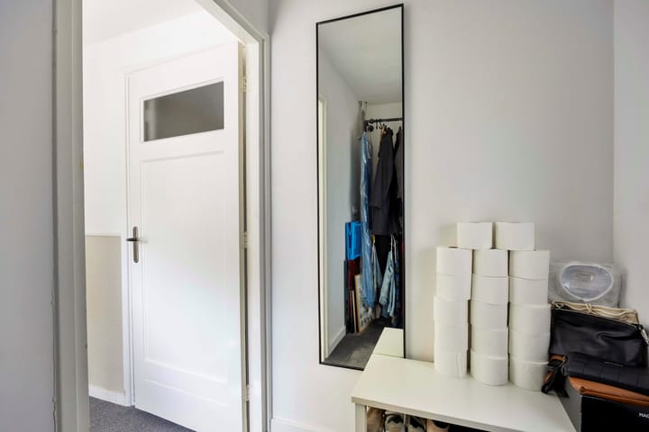 Photo 30 of Van Limburg Stirumstraat 18