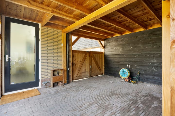 Photo 39 of Van Limburg Stirumstraat 18