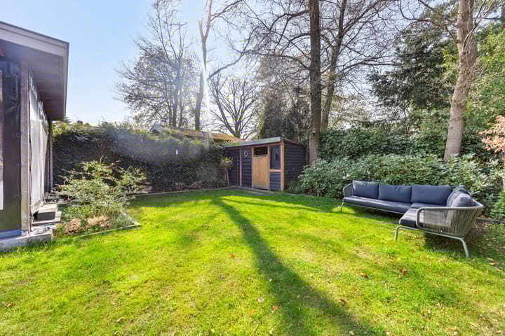 Photo 45 of Van Limburg Stirumstraat 18