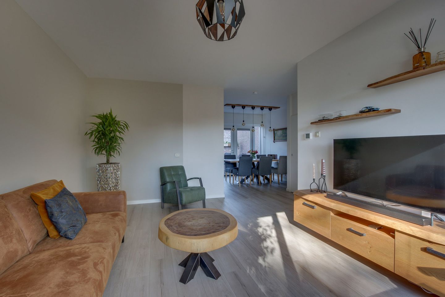 Photo 10 of Stickerstraat 7