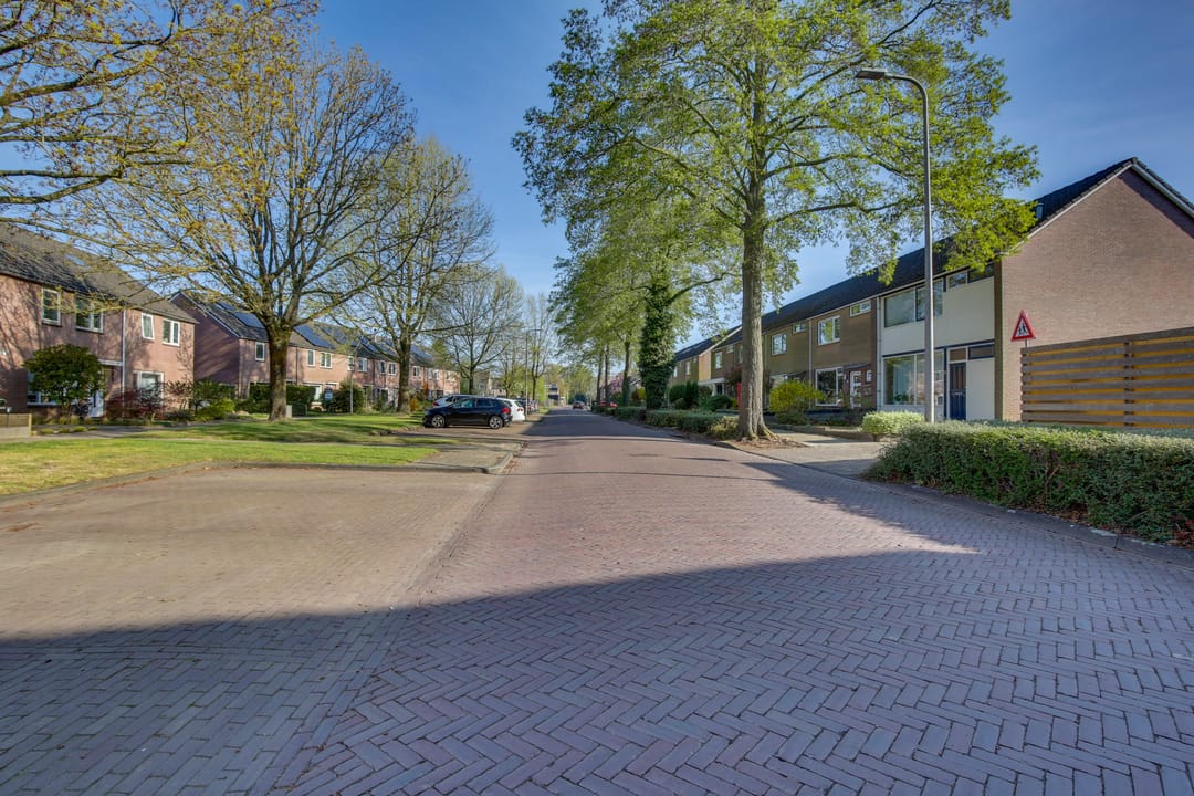 Photo 37 of Stickerstraat 7