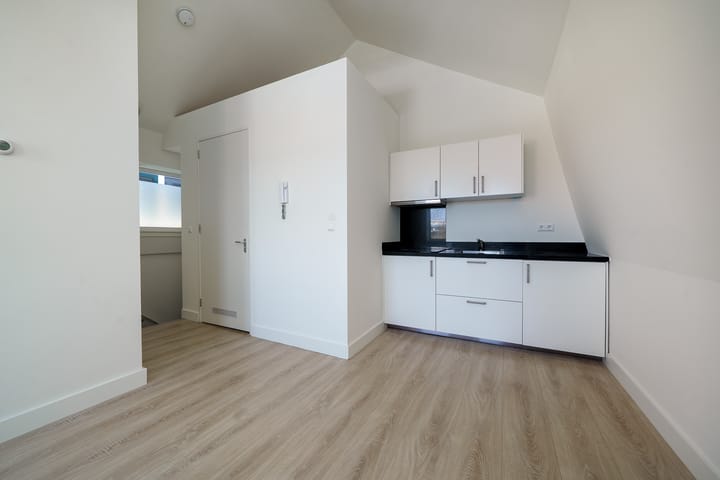 Foto 2 van Mathenesserweg 127-A04A