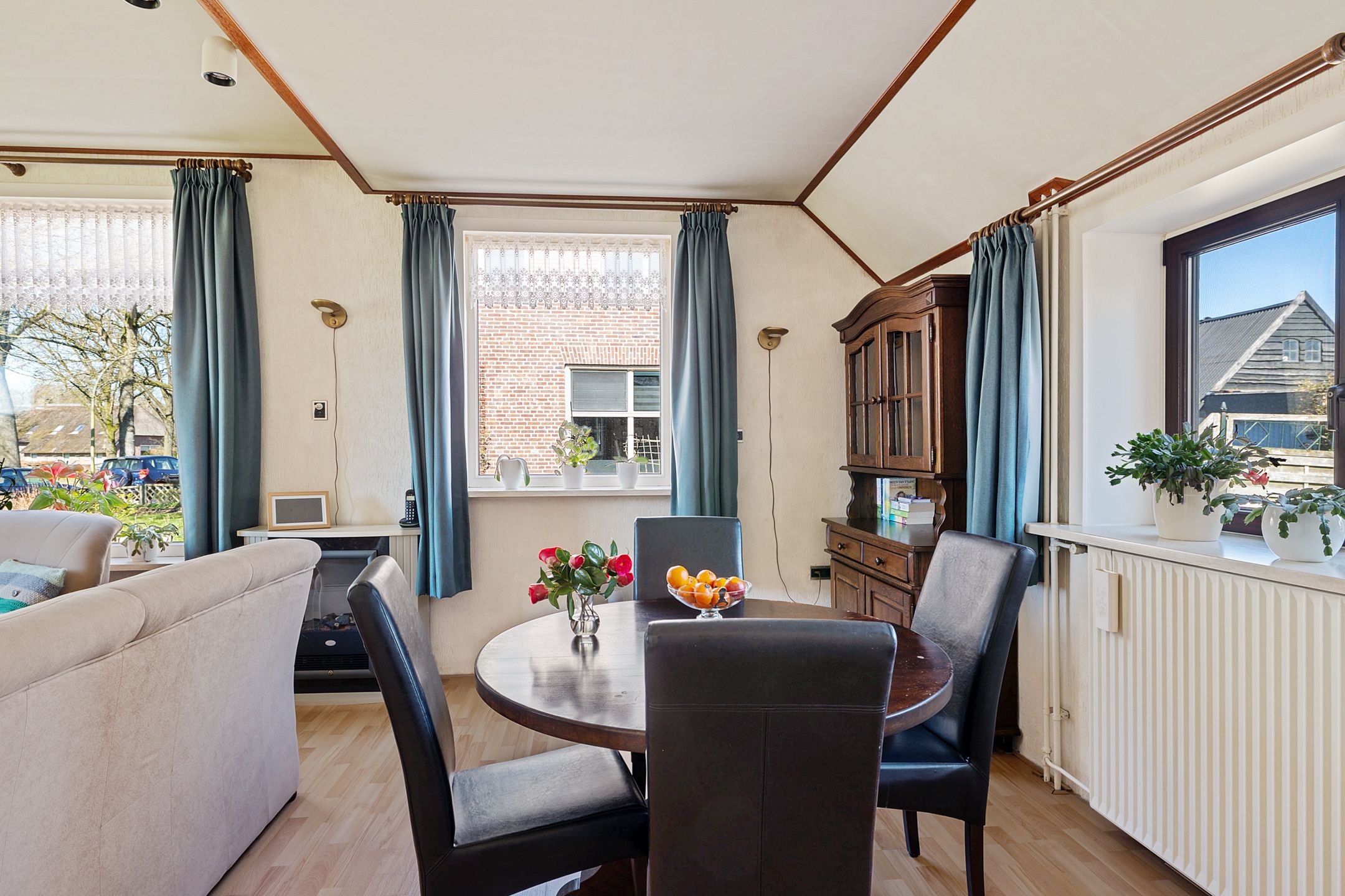 Foto 9 van Burg Tonkensstraat 3