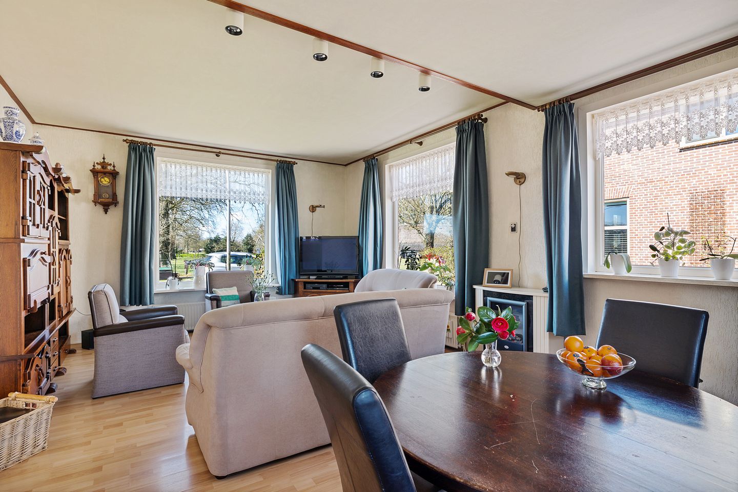 Foto 10 van Burg Tonkensstraat 3