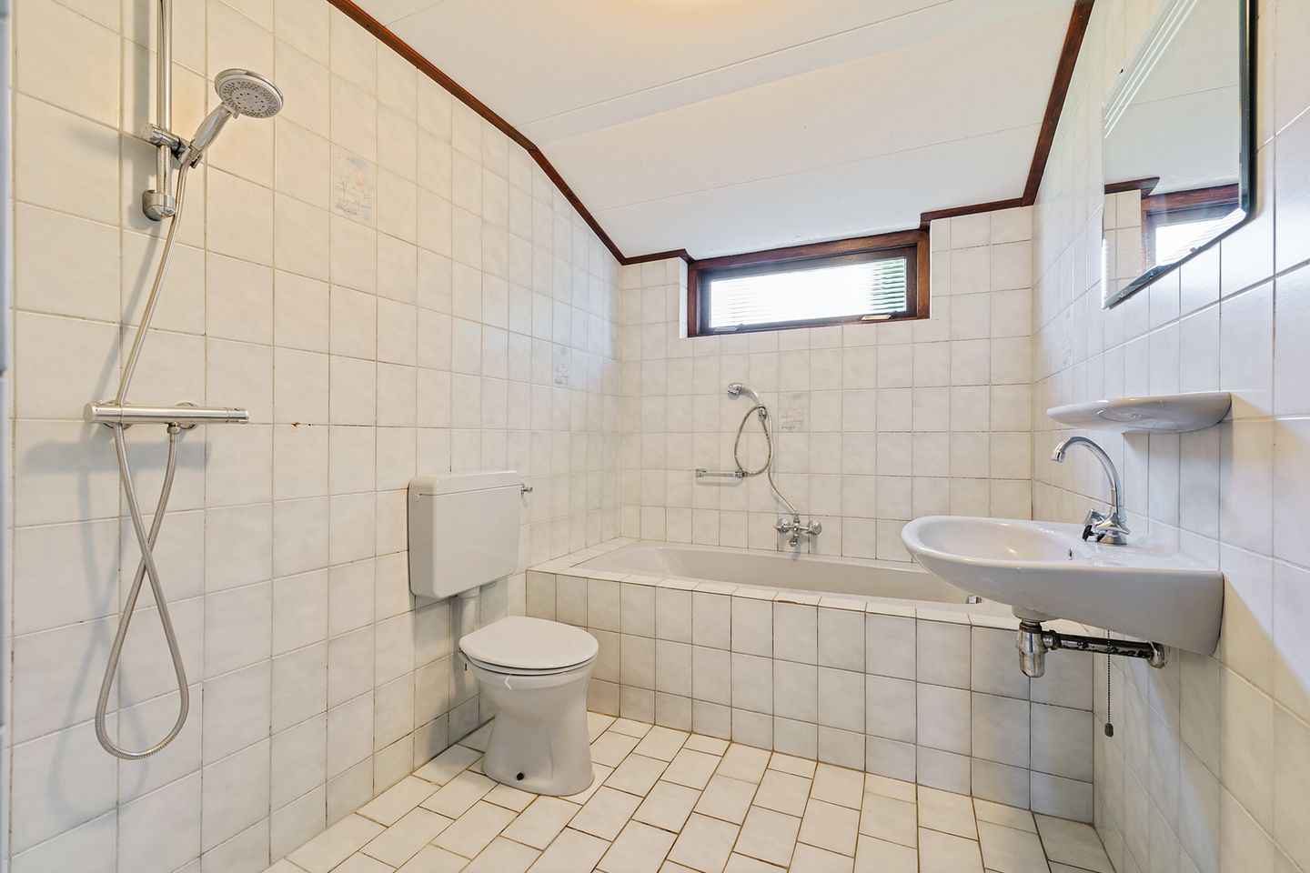 Foto 20 van Burg Tonkensstraat 3