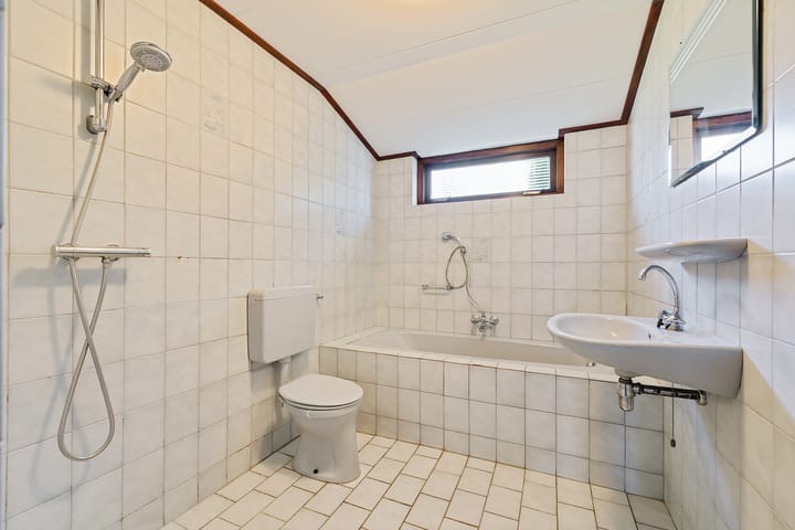 Foto 20 van Burg Tonkensstraat 3