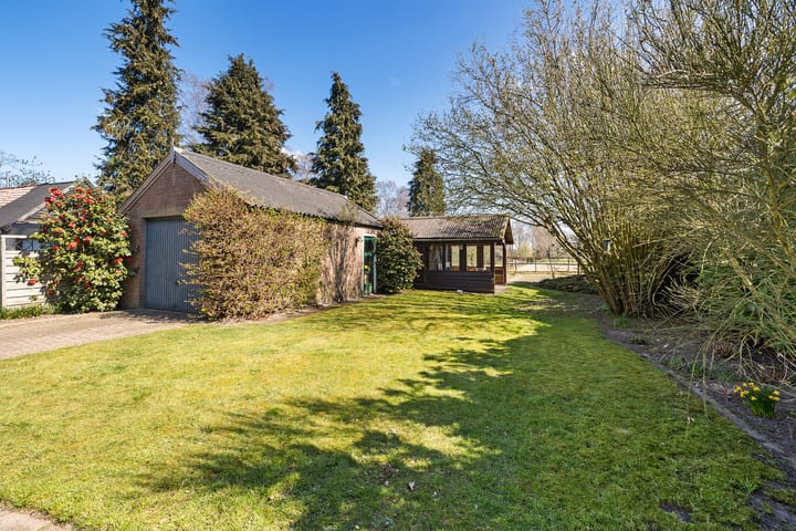 Foto 27 van Burg Tonkensstraat 3