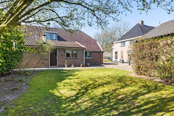 Foto 28 van Burg Tonkensstraat 3