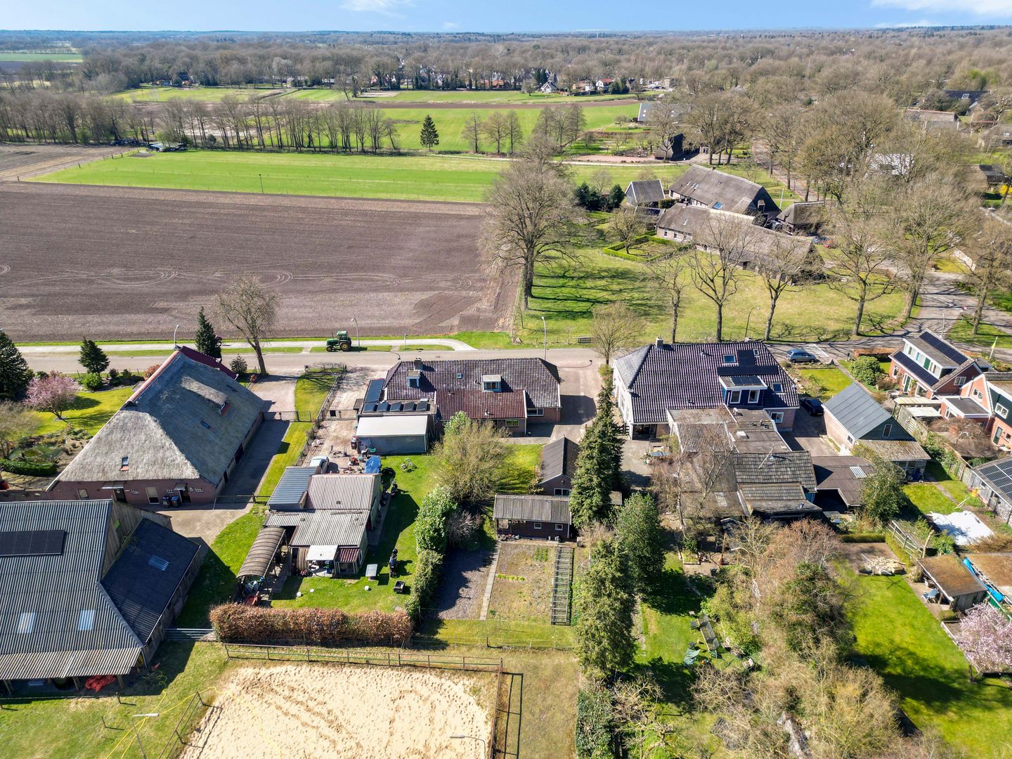 Foto 35 van Burg Tonkensstraat 3