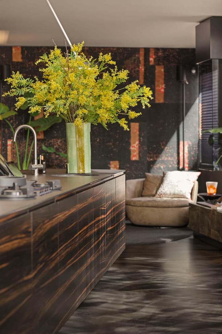 Photo 15 of Dulcie Septemberpad 24