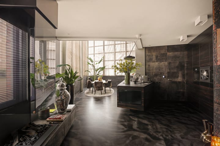 Photo 10 of Dulcie Septemberpad 24