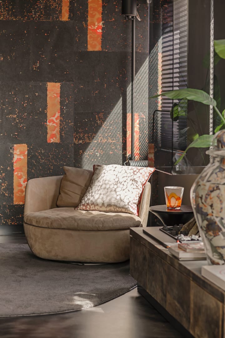 Photo 18 of Dulcie Septemberpad 24