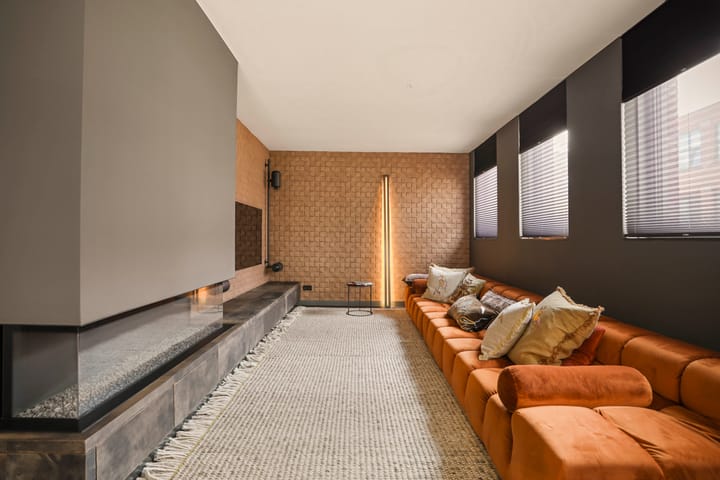 Photo 20 of Dulcie Septemberpad 24