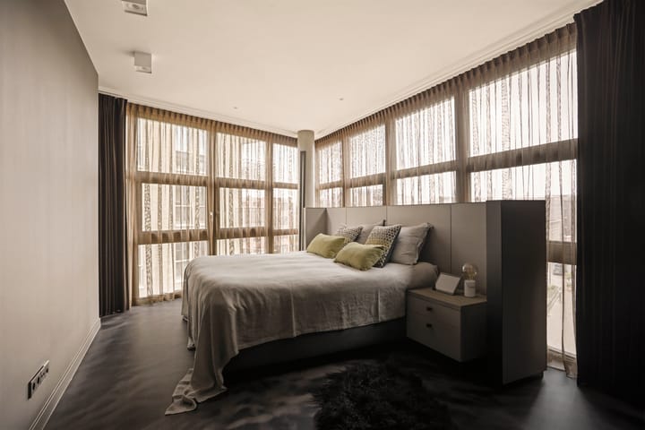 Photo 28 of Dulcie Septemberpad 24