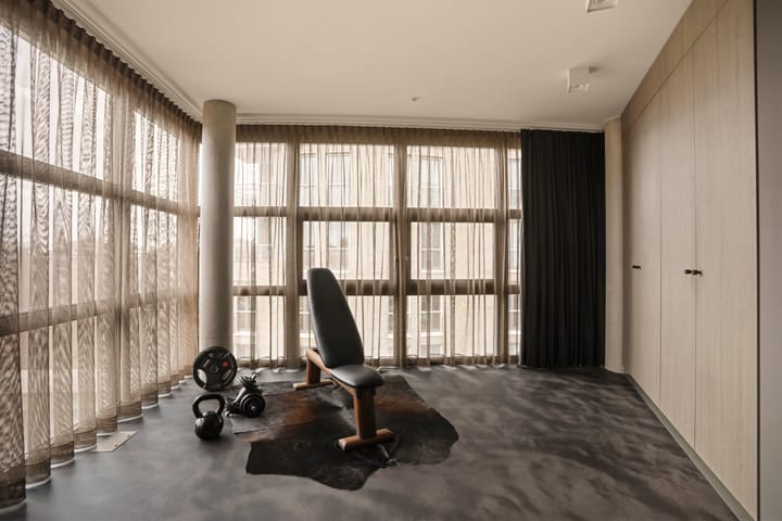 Photo 29 of Dulcie Septemberpad 24