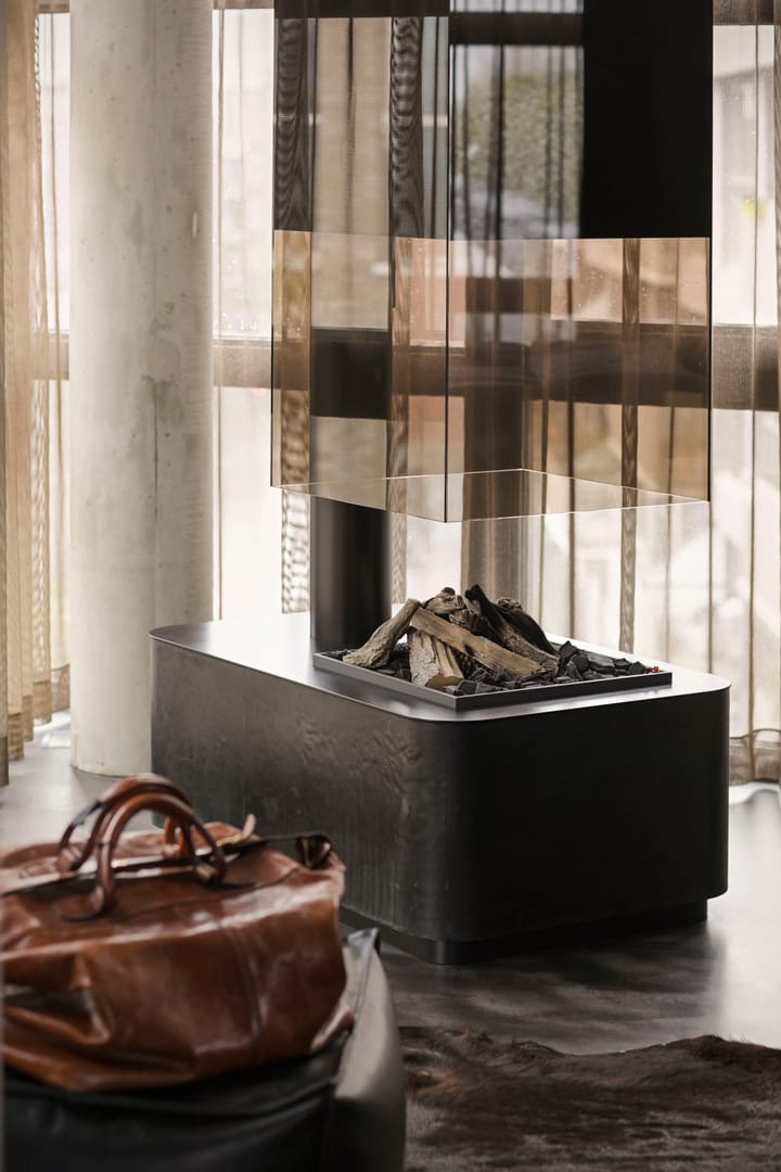 Photo 35 of Dulcie Septemberpad 24