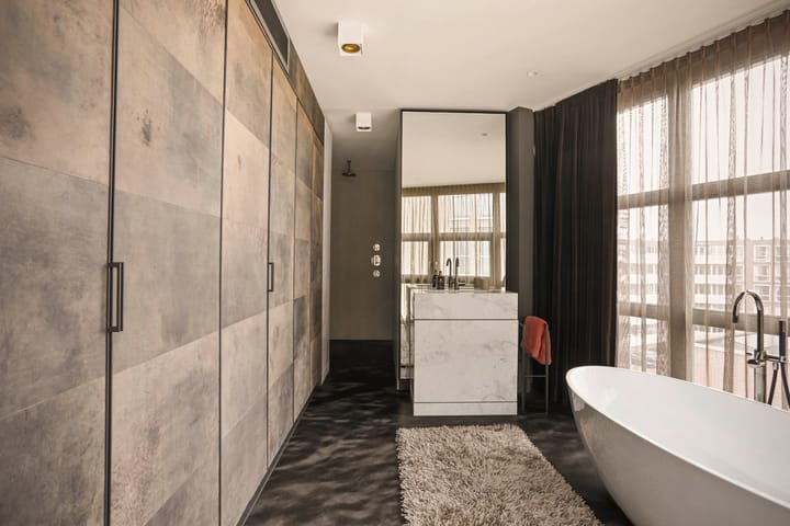 Photo 37 of Dulcie Septemberpad 24