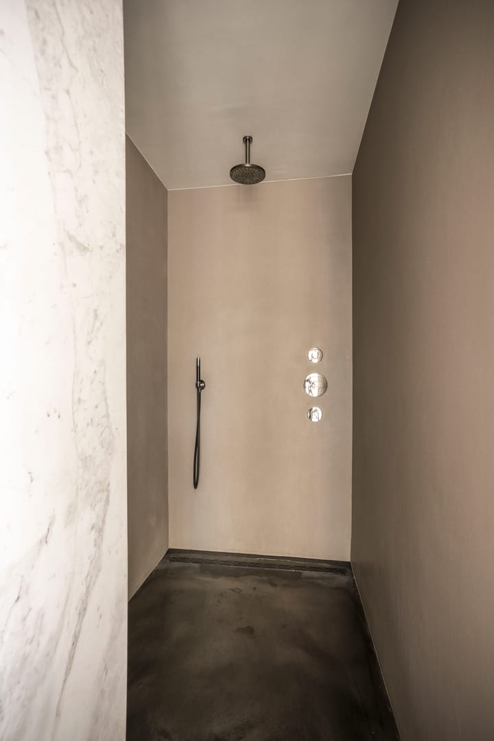 Photo 39 of Dulcie Septemberpad 24