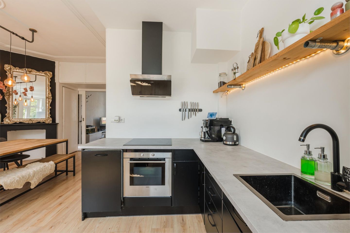 Foto 20 van Hoenderloostraat 126