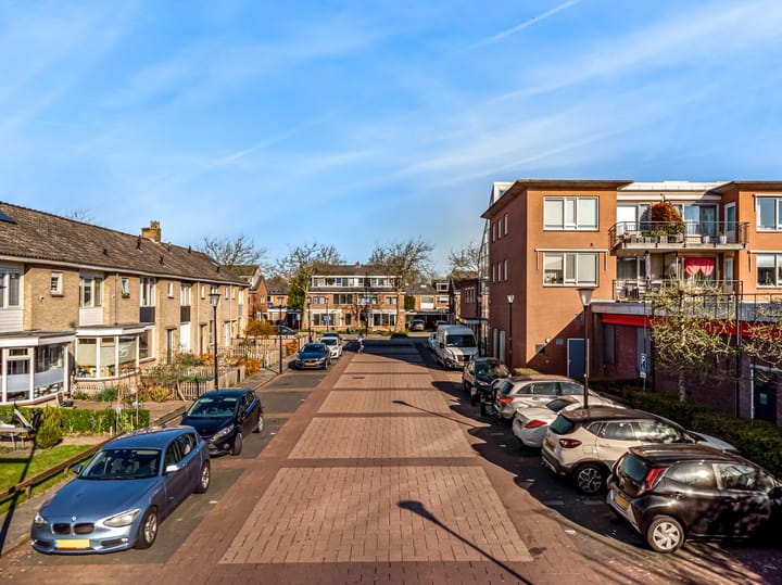 Foto 1 van Raadhuisplein 65