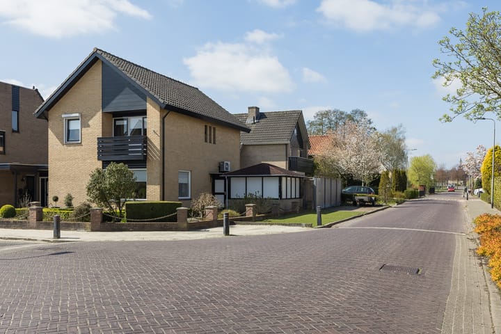 Photo 2 of van Bentheimstraat 2