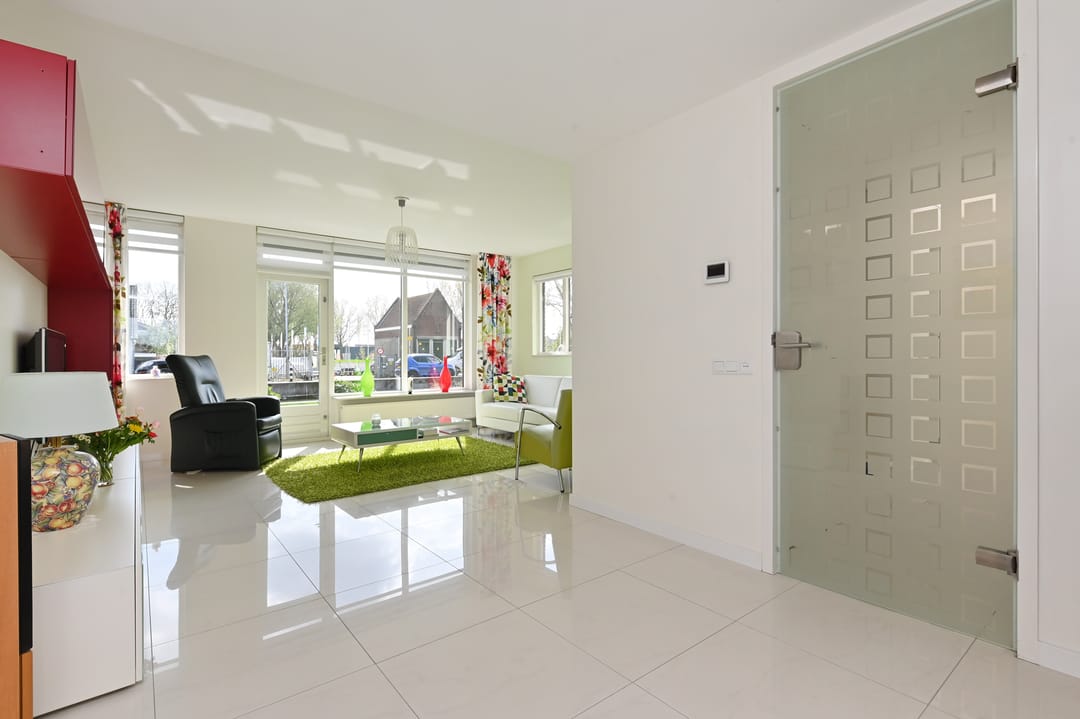 Photo 13 of De Warmoezerij 44