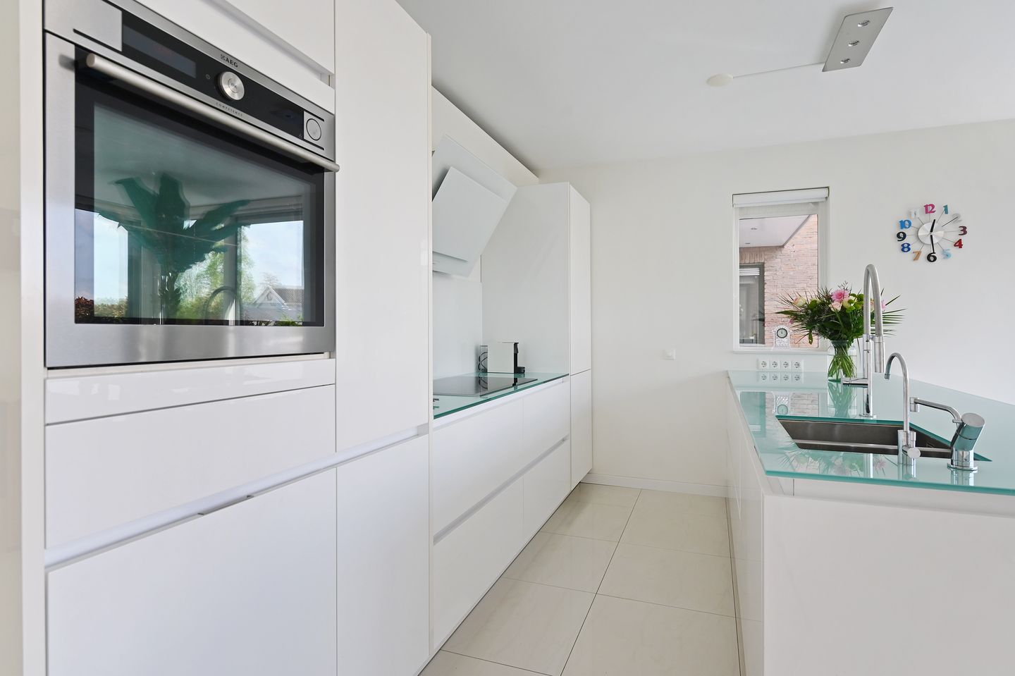 Photo 20 of De Warmoezerij 44