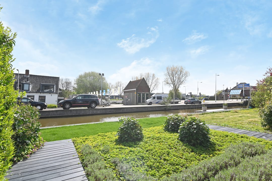 Photo 28 of De Warmoezerij 44