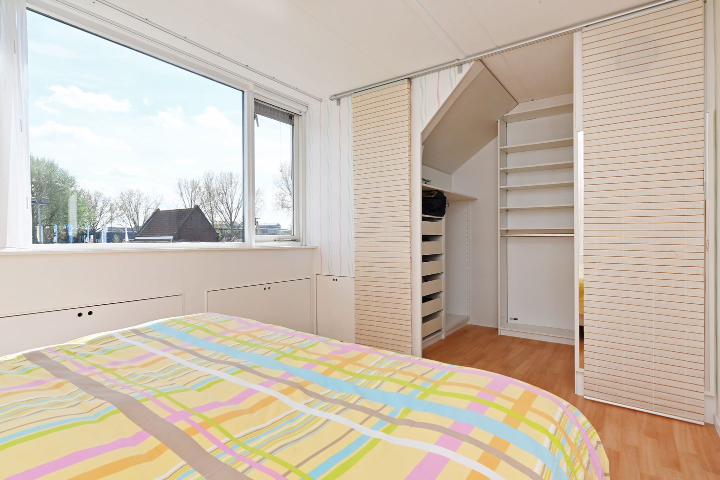 Photo 35 of De Warmoezerij 44