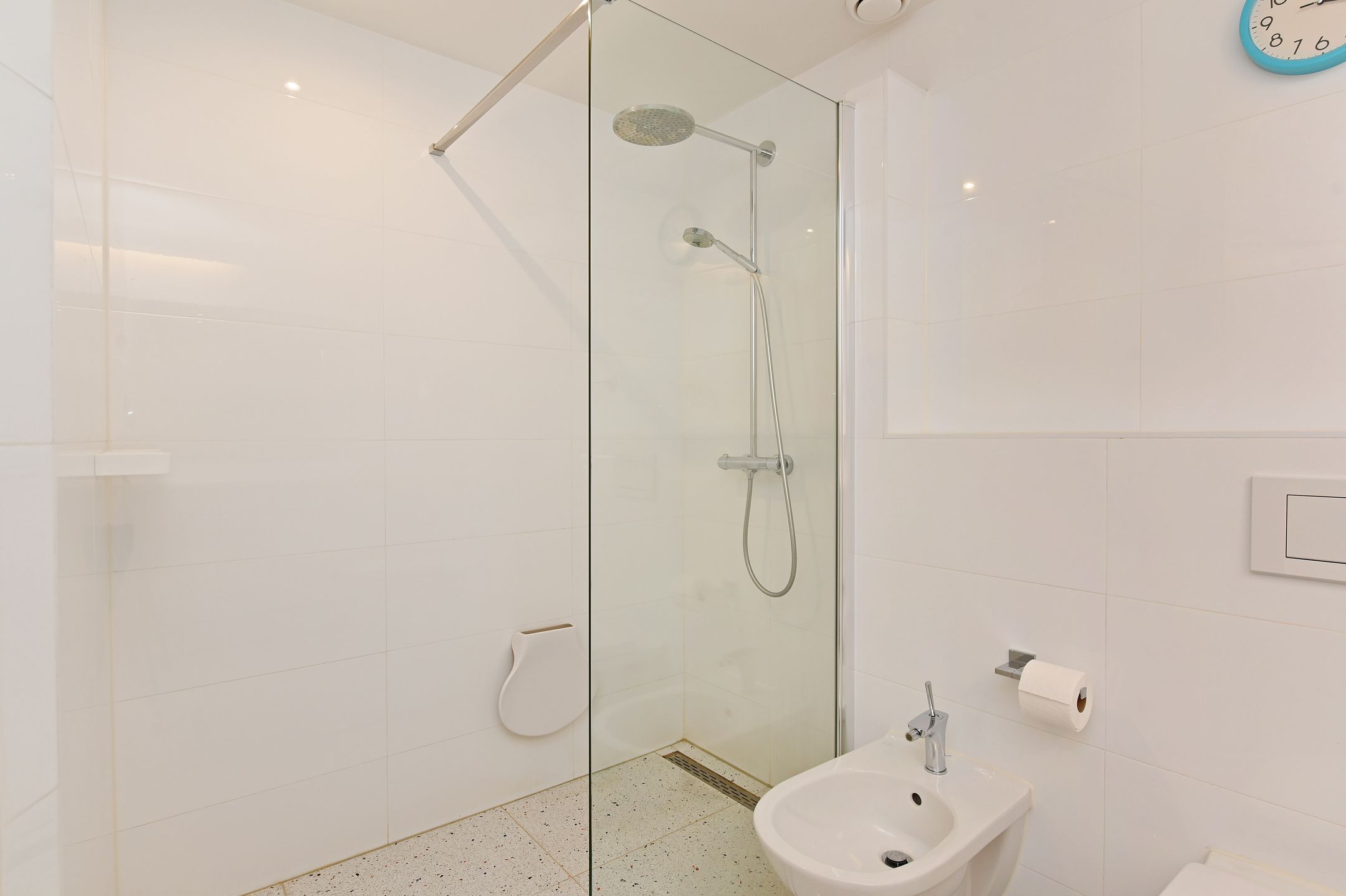 Photo 39 of De Warmoezerij 44