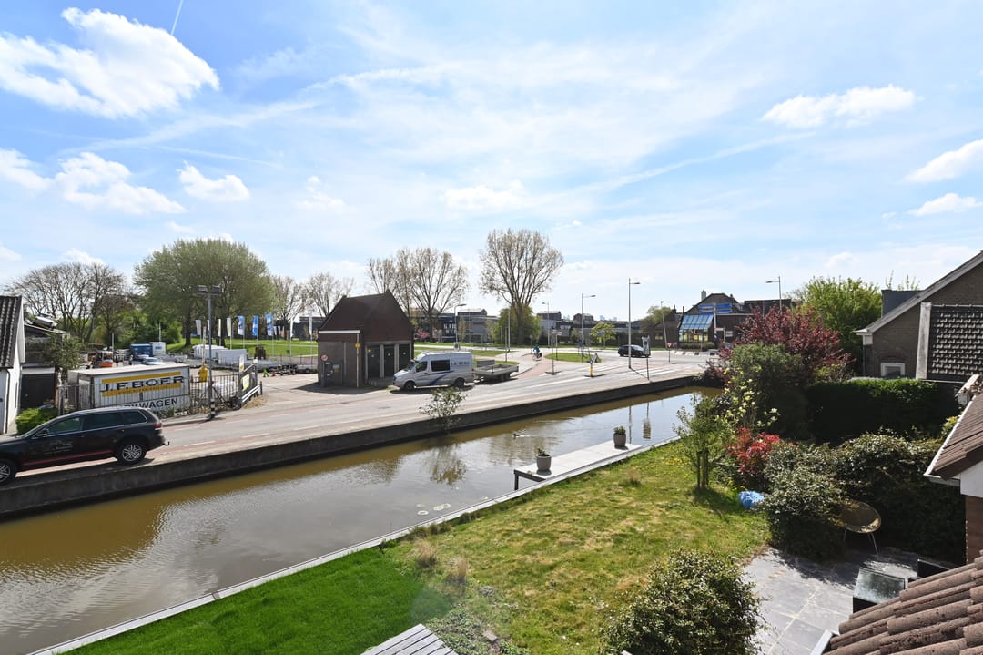 Photo 58 of De Warmoezerij 44