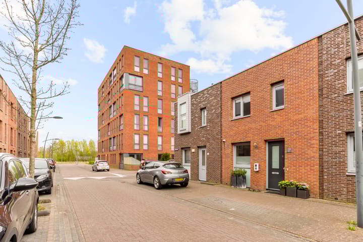 Foto 6 van Nevenspoor 24